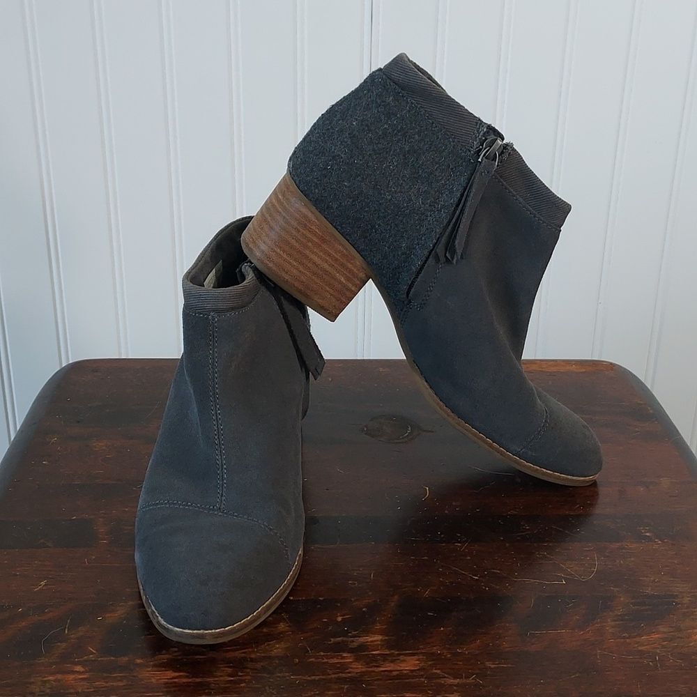 Toms Loren Forged Iron Grey Suede Booties Ankle‎ Boots Womens 9 Stacked Heel
